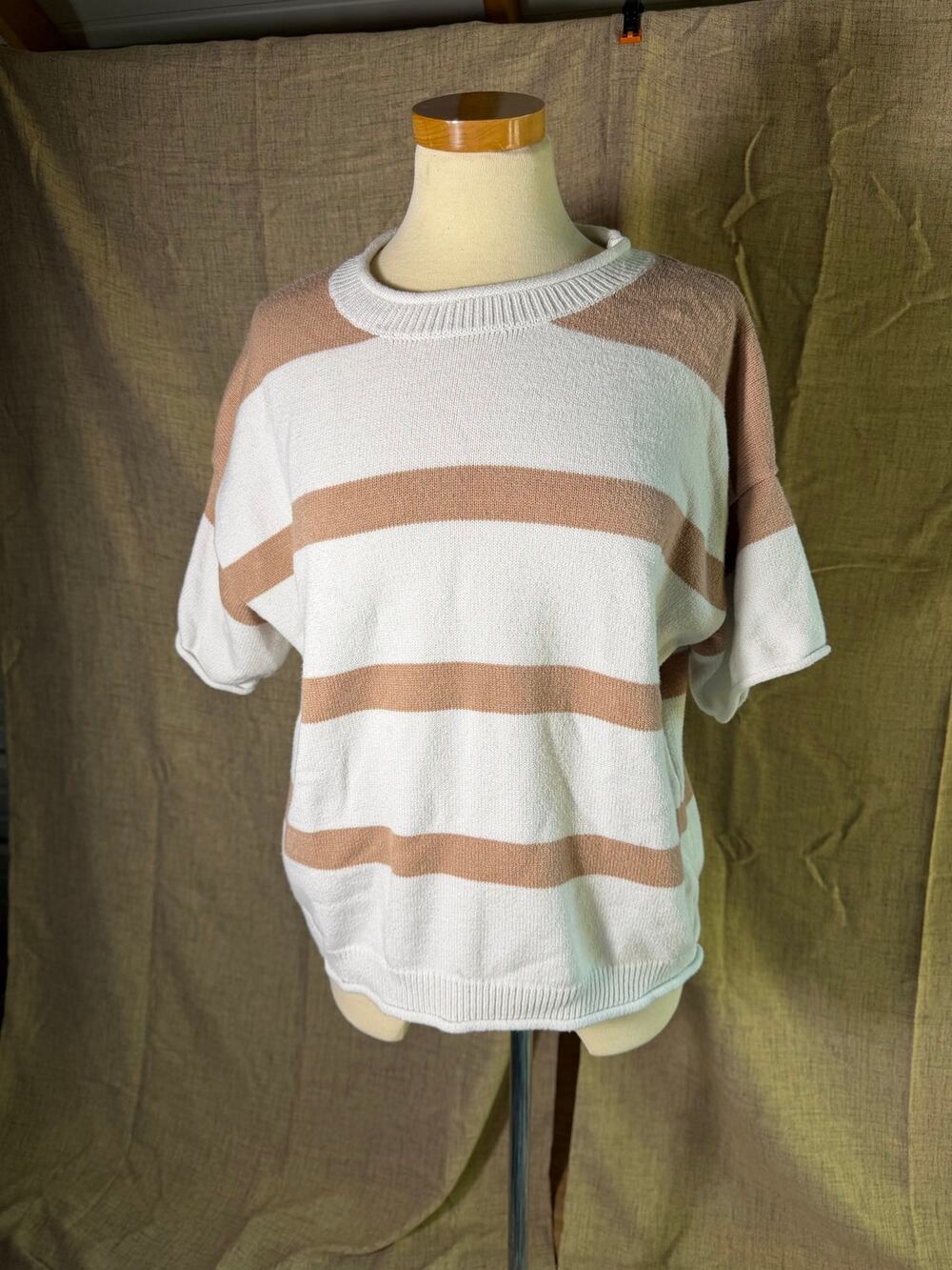 Women’s Beige White Striped Knit Sweater Short Sleeve Crew Neck, Large Casual
